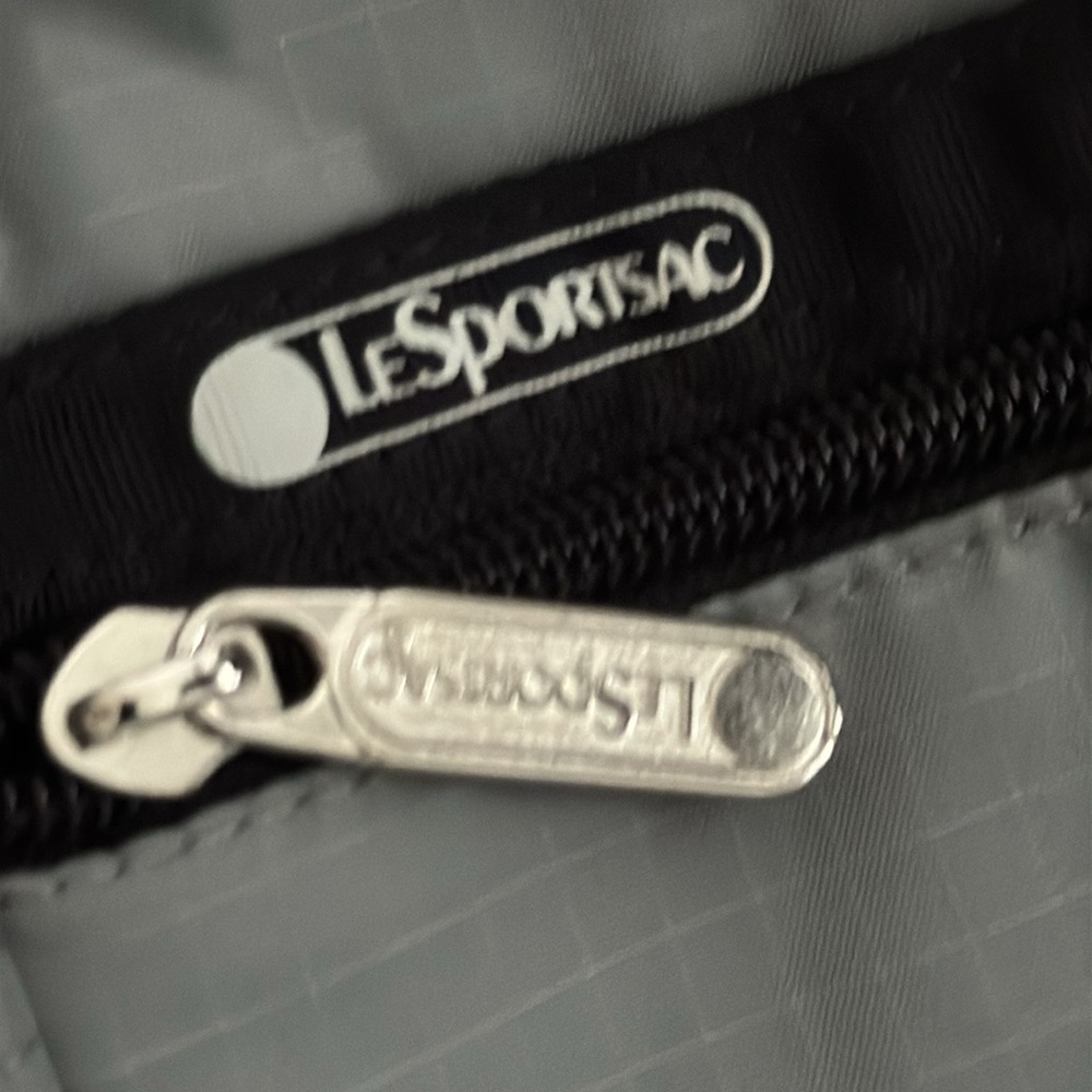 LeSportsac CROSSBODY BELT BAG GRAY NYLON BLACK DETACHABLE ADJUSTABLE STRAP - Picture 2 of 8